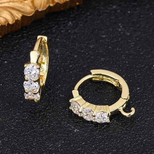 MAE & CO Gold Hoop Earrings